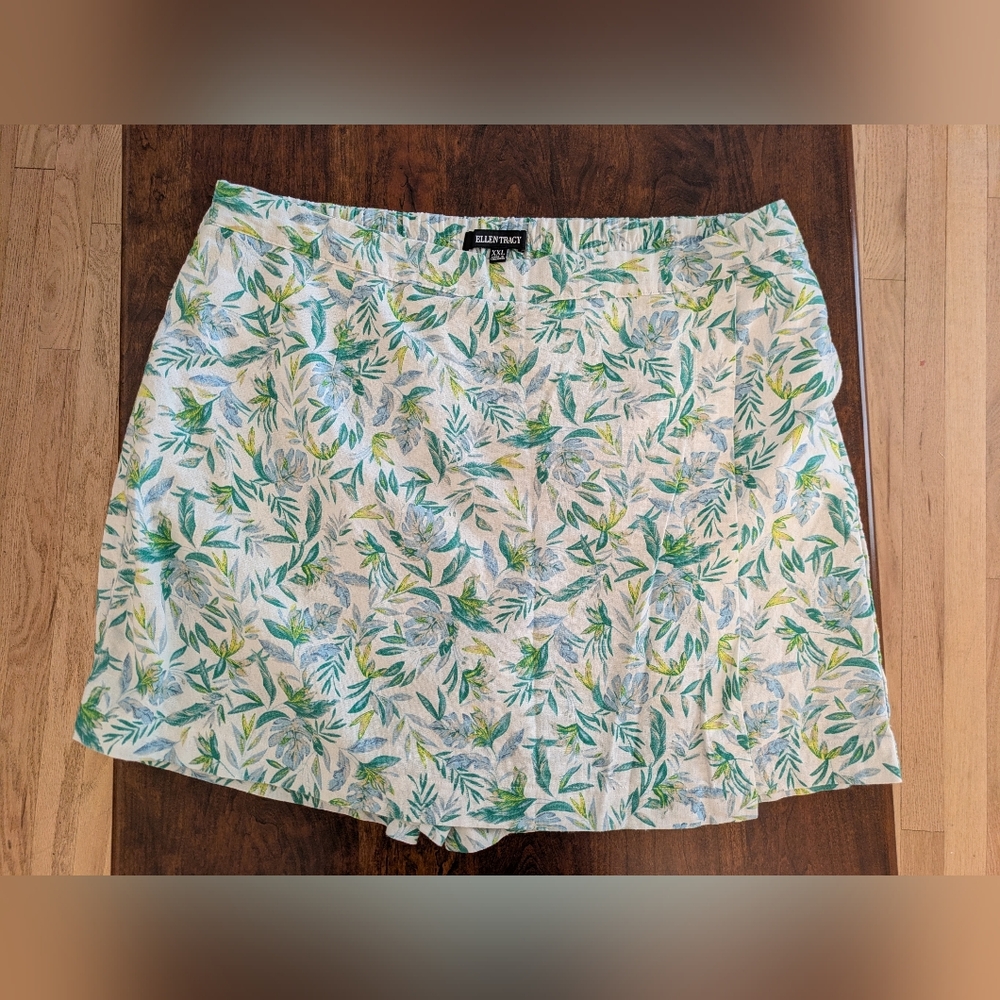 Ellen Tracy - Linen Blend - Leafy Green and White Skorts - Size XXL